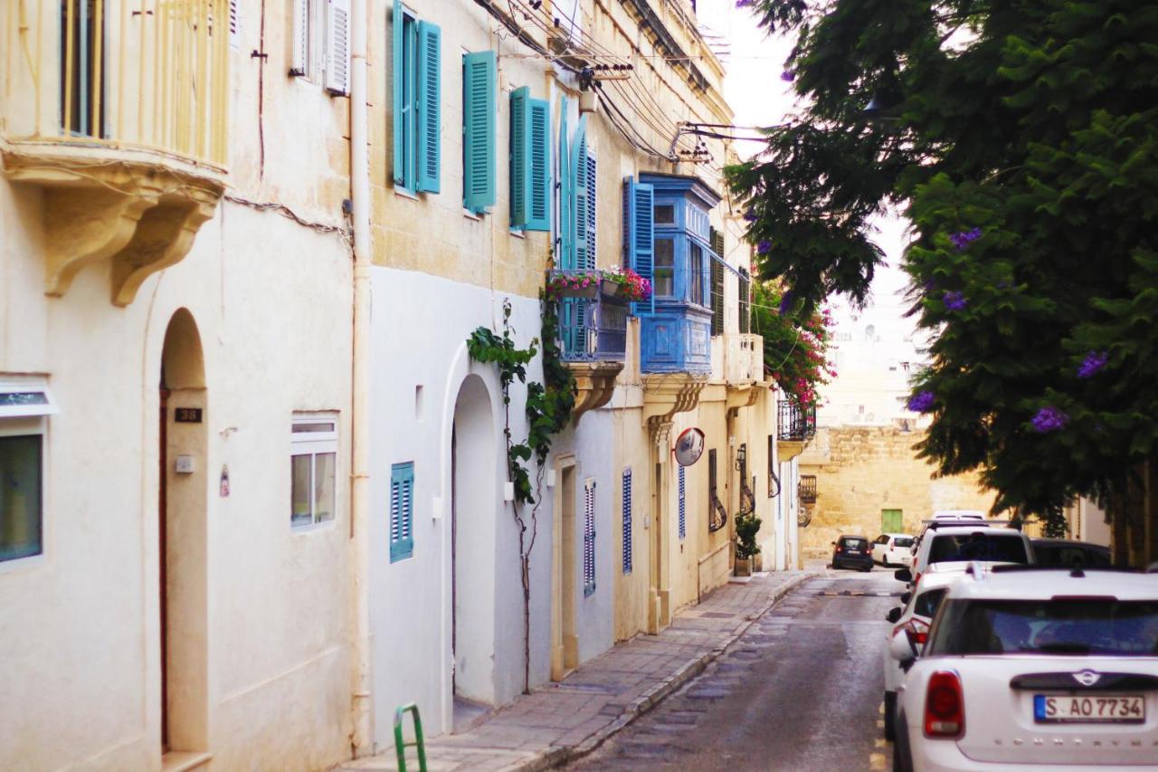 Giljana Ensuite Rooms Shared Terrace & Kitchen San Ġiljan Exterior foto